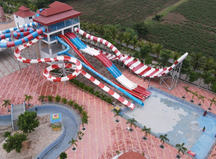 hurricane-bay-Thunder-Bowl-Wave-Pool